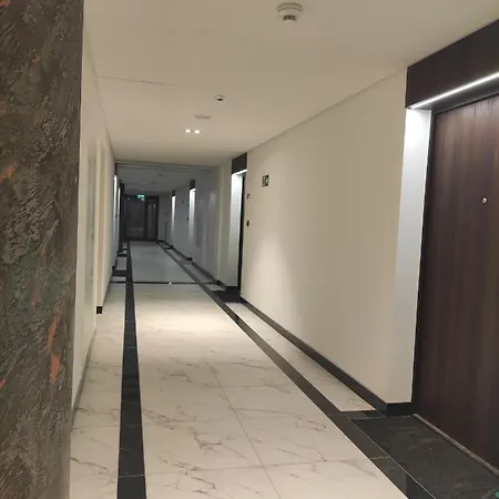 Hanza Tower Ii - Unique 公寓